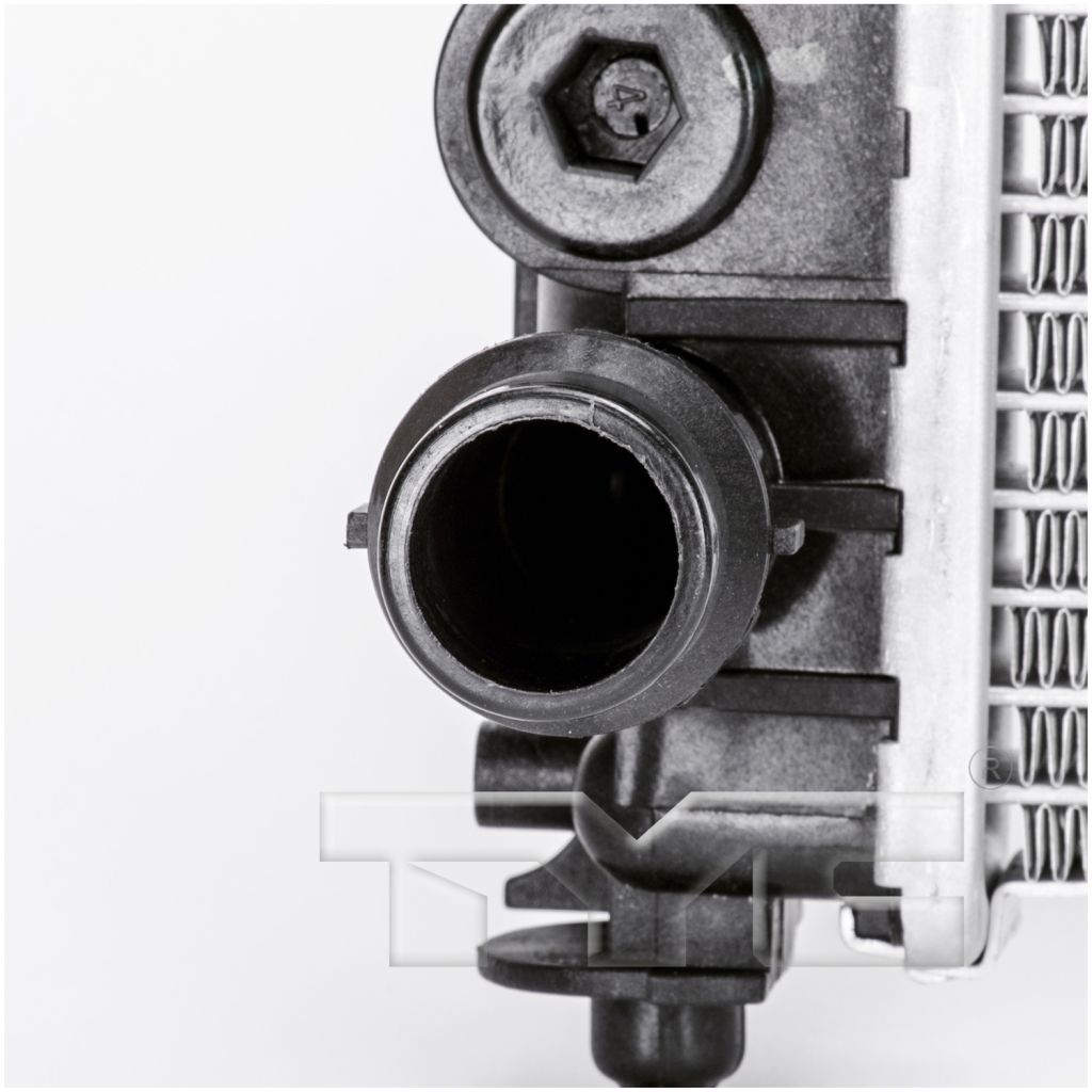 VOLKSWAGEN PASSAT (1PC HEAD/LAMP Design) RADIATOR (4 CYL) OEM#8D0121251BC 2001-2005 PL#VW3010115