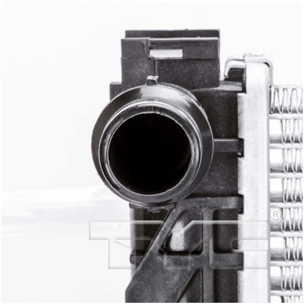 VOLKSWAGEN PASSAT (1PC HEAD/LAMP Design) RADIATOR (4 CYL) OEM#8D0121251BC 2001-2005 PL#VW3010115